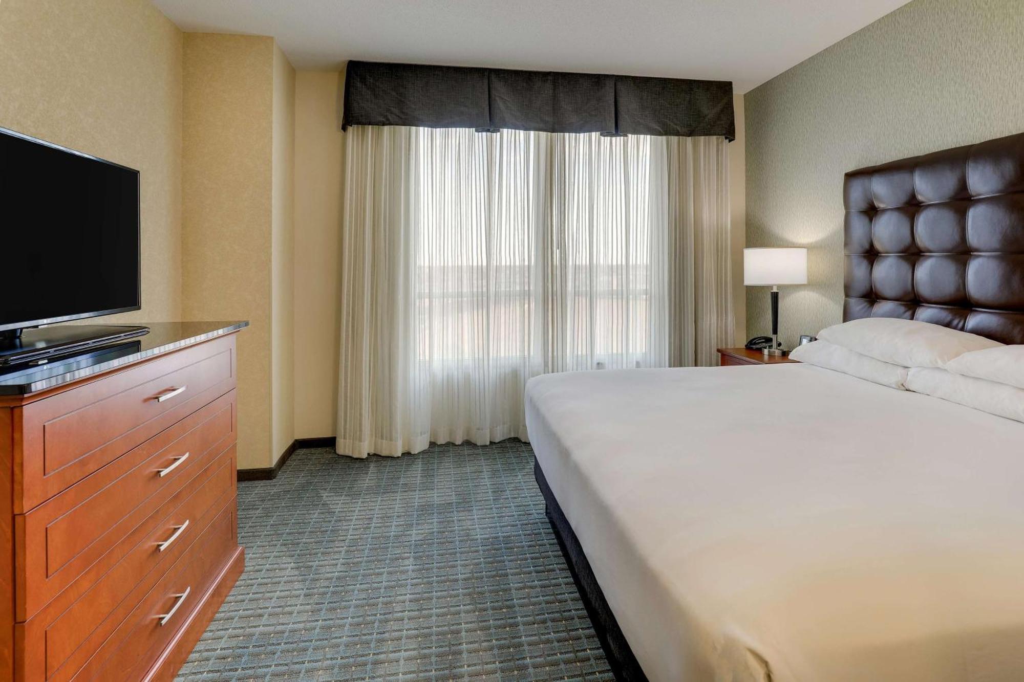 Drury Inn & Suites Phoenix Chandler Fashion Center Экстерьер фото